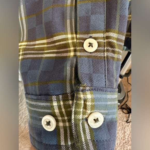 Orvis Heavy Flannel Hidden Button Down Collar Shirt - Picture 4 of 5